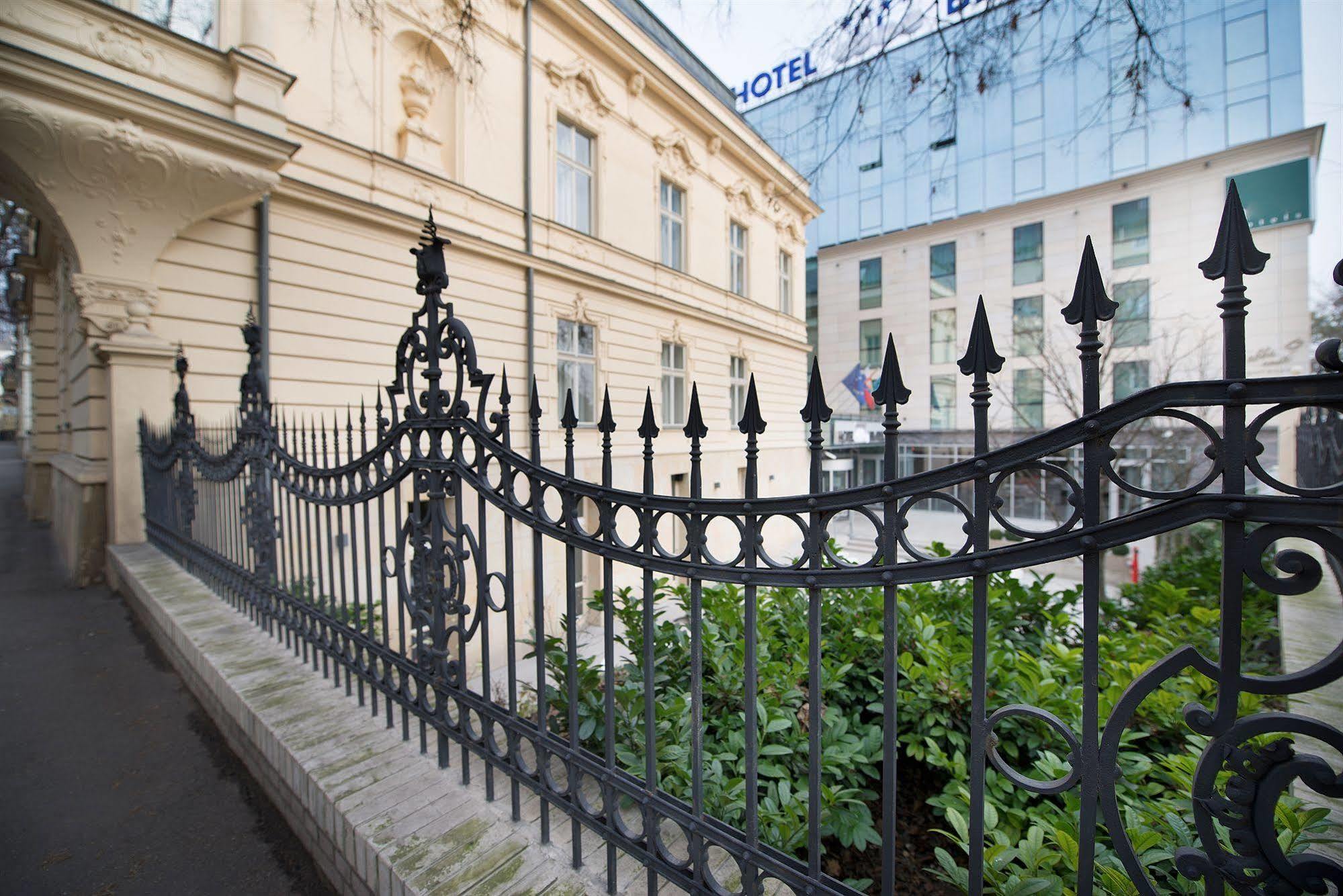 Wilson Palace By Loft Братислава Екстер'єр фото